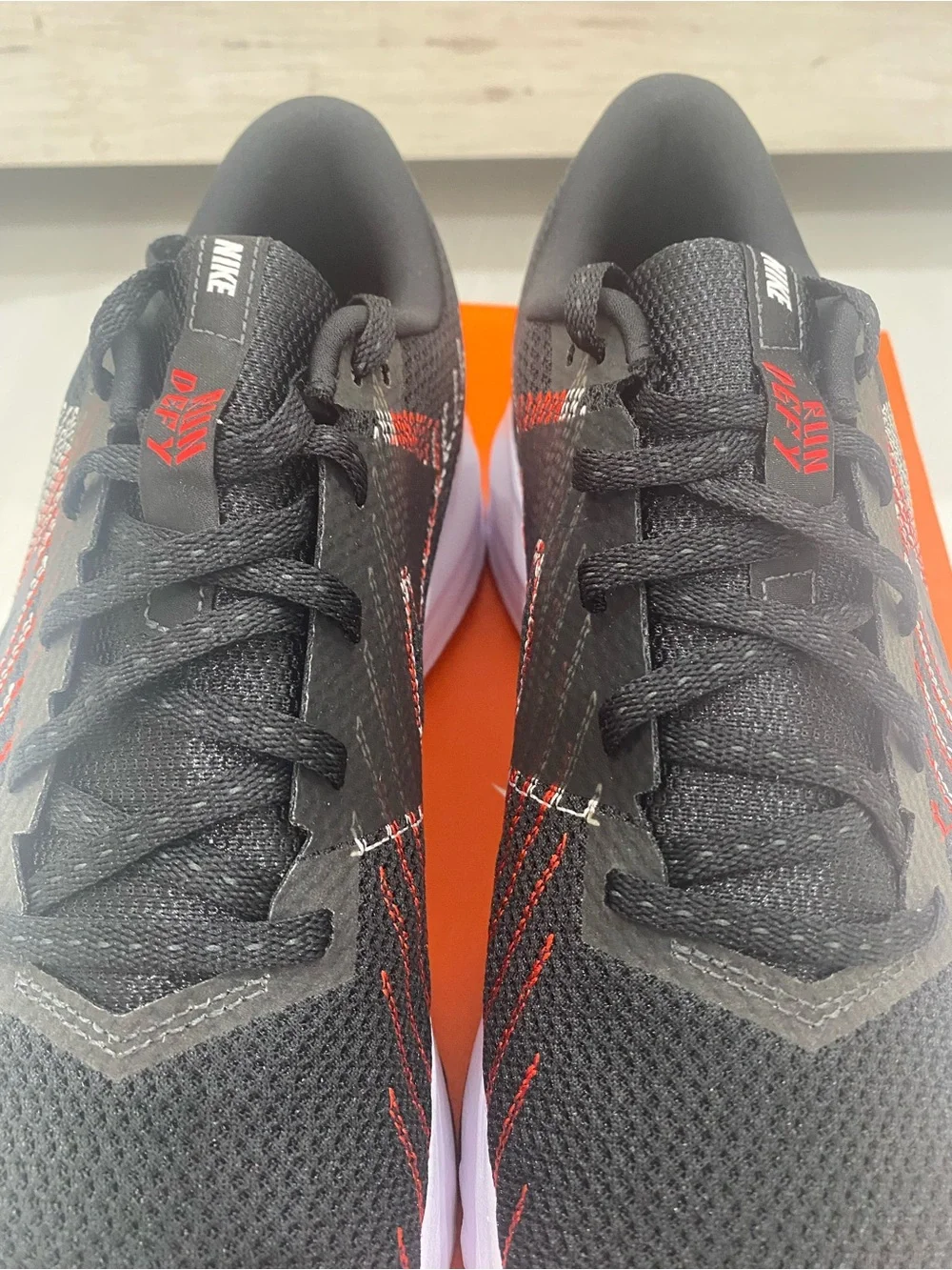 NWB Nike mens run defy road running shoes black-cool-grey size 12